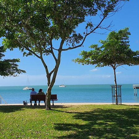 Villa Venezia Apt 3 - Spacious Hervey Bay Beachfront Apartment Экстерьер фото