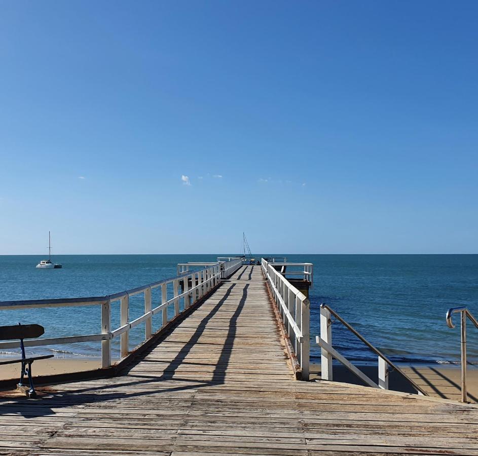 Villa Venezia Apt 3 - Spacious Hervey Bay Beachfront Apartment Экстерьер фото