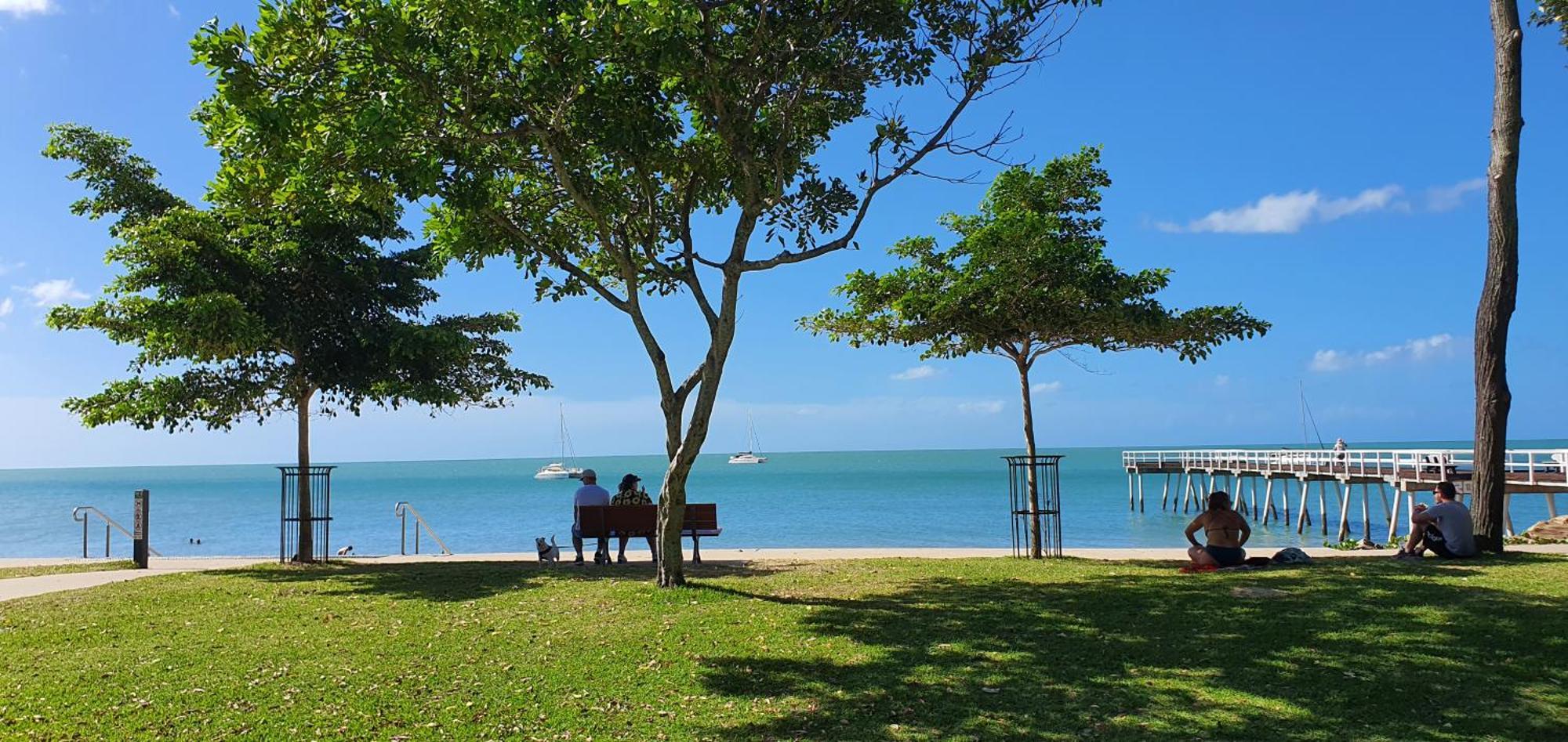 Villa Venezia Apt 3 - Spacious Hervey Bay Beachfront Apartment Экстерьер фото